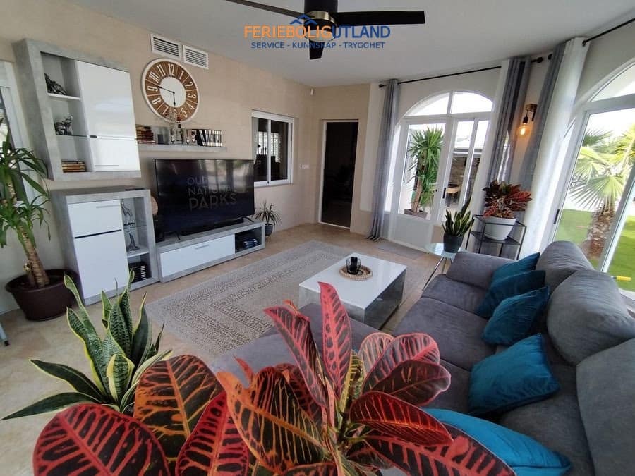 5 quarto Moradia para venda em Torrevieja com piscina garagem - 760 000 € (Ref: 10034518)