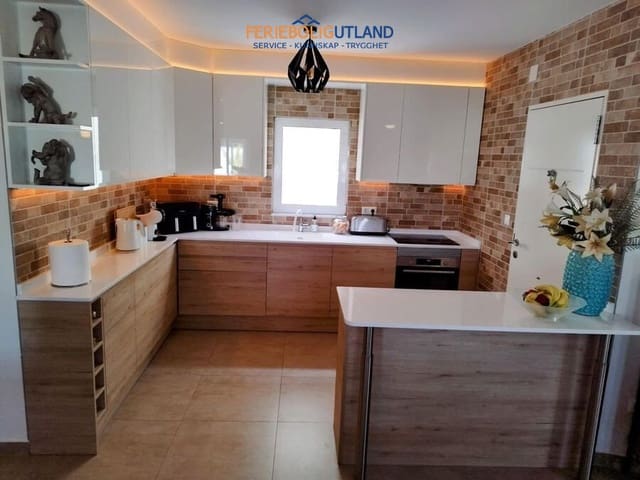 5 Zimmer Villa zu verkaufen in Puerto Deportivo, Torrevieja mit Pool Garage - 760.000 € (Ref: 10034518)
