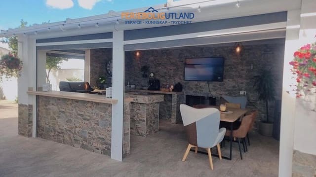 5 Zimmer Villa zu verkaufen in Puerto Deportivo, Torrevieja mit Pool Garage - 760.000 € (Ref: 10034518)