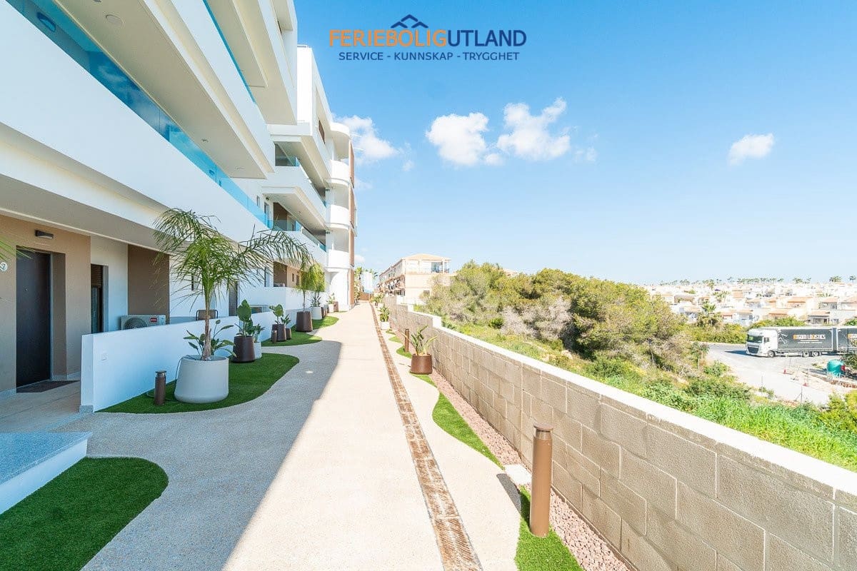 3 soverom Penthouse til salgs i Playa Flamenca med svømmebasseng garasje - € 625 000 (Ref: 10039318)