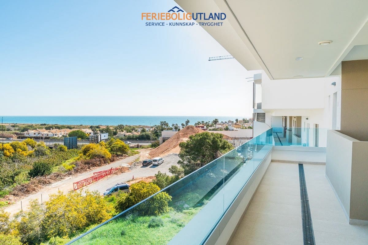 3 soverom Penthouse til salgs i Playa Flamenca med svømmebasseng garasje - € 625 000 (Ref: 10039318)