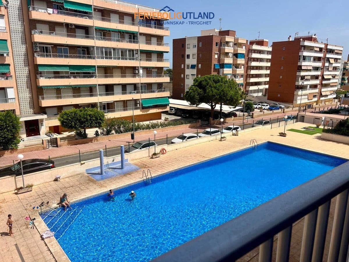 2 slaapkamer Appartement te koop in Punta Prima met zwembad - € 255.000 (Ref: 10041499)