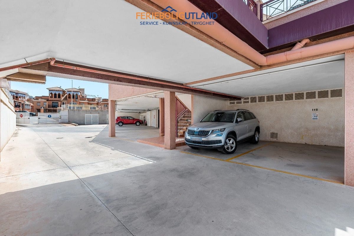 2 makuuhuone Huoneisto myytävänä paikassa Playa Flamenca mukana uima-altaan 
autotalli - 215 000 € (Ref: 10041646)