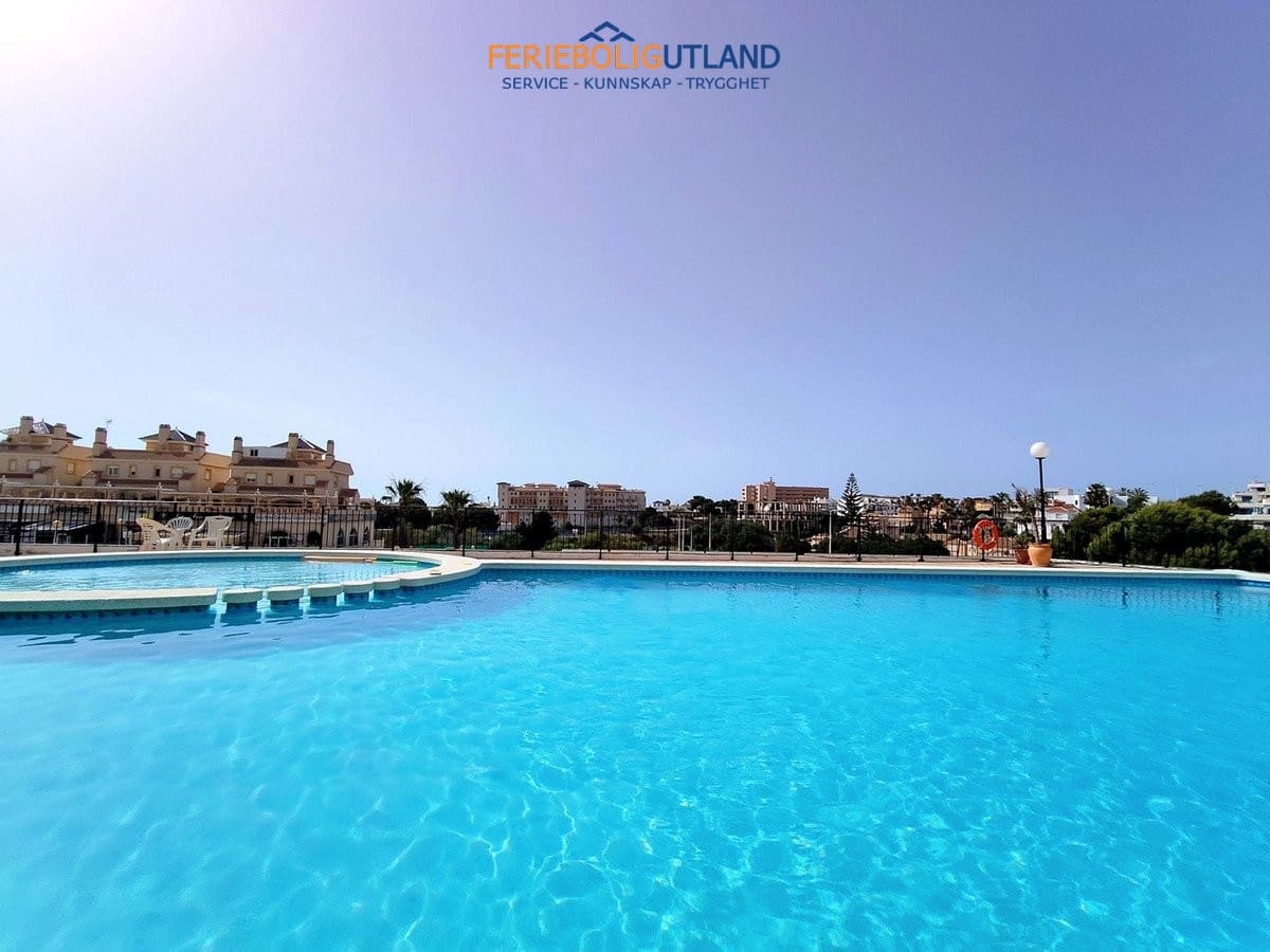 2 soveværelse Lejlighed til salg i La Zenia med swimmingpool garage - € 169.900 (Ref: 10041849)