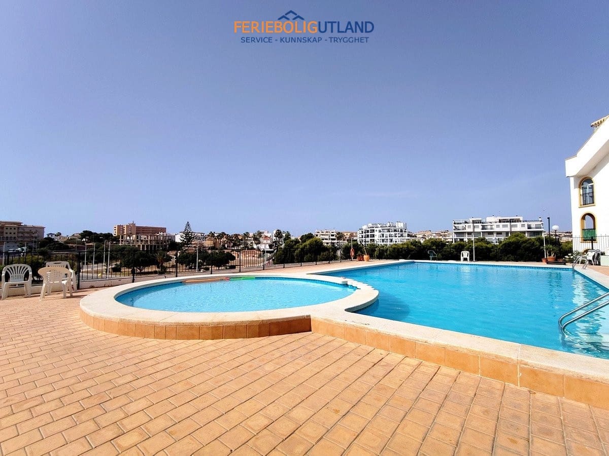 2 soveværelse Lejlighed til salg i La Zenia med swimmingpool garage - € 169.900 (Ref: 10041849)