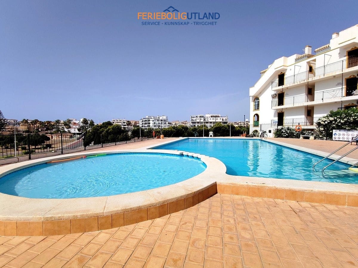 2 soveværelse Lejlighed til salg i La Zenia med swimmingpool garage - € 169.900 (Ref: 10041849)