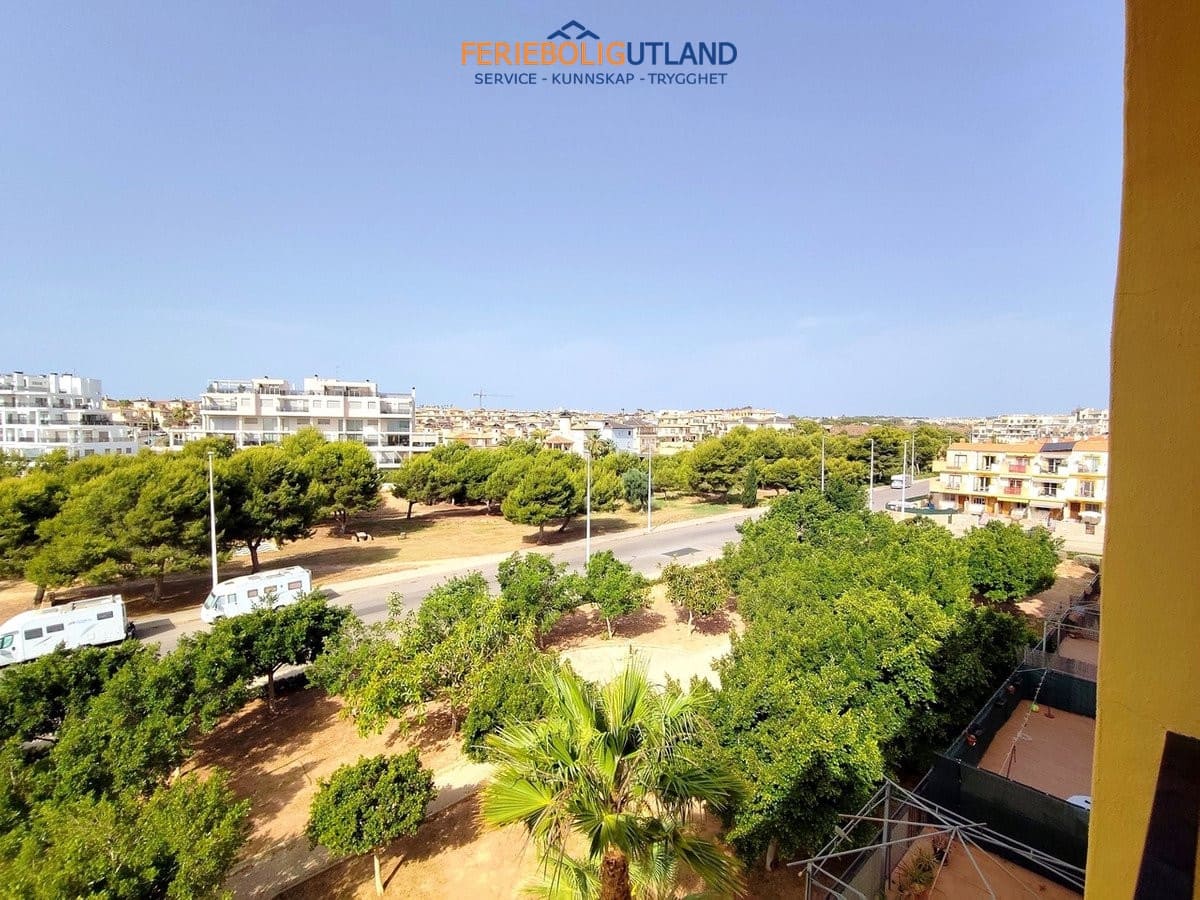 2 soveværelse Lejlighed til salg i La Zenia med swimmingpool garage - € 169.900 (Ref: 10041849)