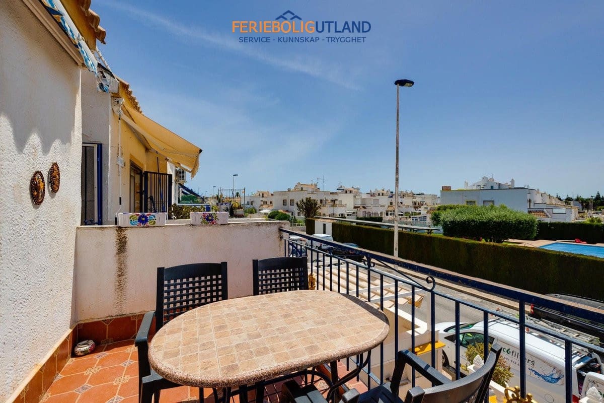2 soveværelse Lejlighed til salg i Torrevieja med swimmingpool - € 144.969 (Ref: 10041852)