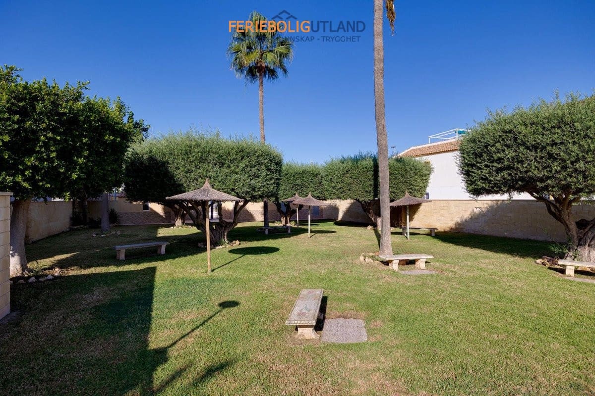 2 soveværelse Lejlighed til salg i Torrevieja med swimmingpool - € 144.969 (Ref: 10041852)