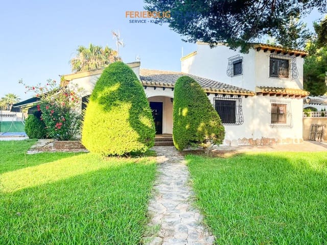4 Zimmer Villa zu verkaufen in Punta Prima, Orihuela mit Pool Garage - 824.000 € (Ref: 10041854)