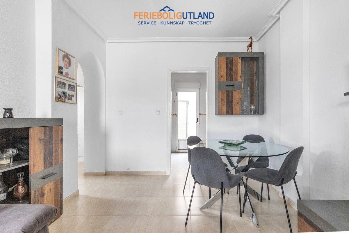 2 soverom Leilighet til salgs i Los Altos med svømmebasseng - € 249 000 (Ref: 10041856)