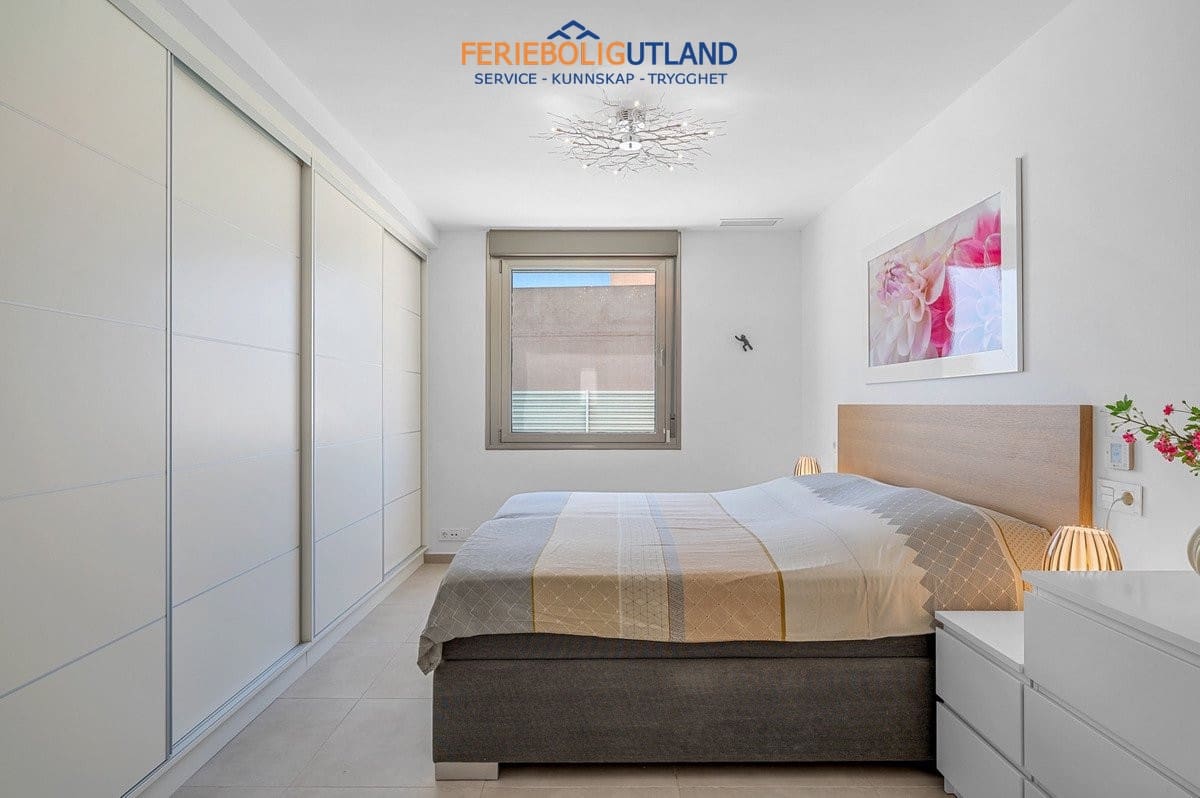 3 quarto Moradia para venda em La Marina com piscina - 595 000 € (Ref: 10041859)