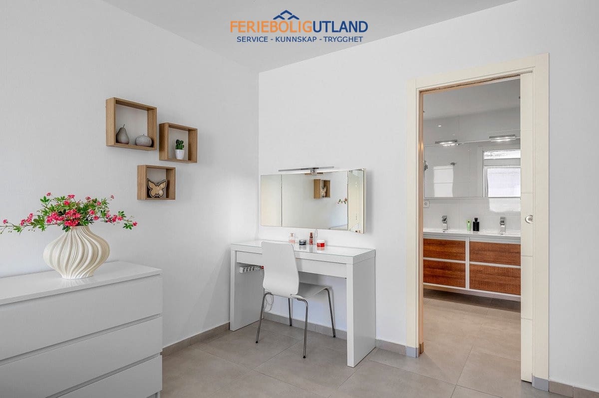 3 quarto Moradia para venda em La Marina com piscina - 595 000 € (Ref: 10041859)