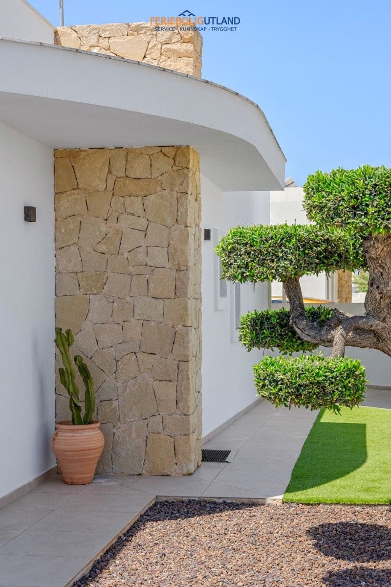 3 quarto Moradia para venda em La Marina com piscina - 595 000 € (Ref: 10041859)