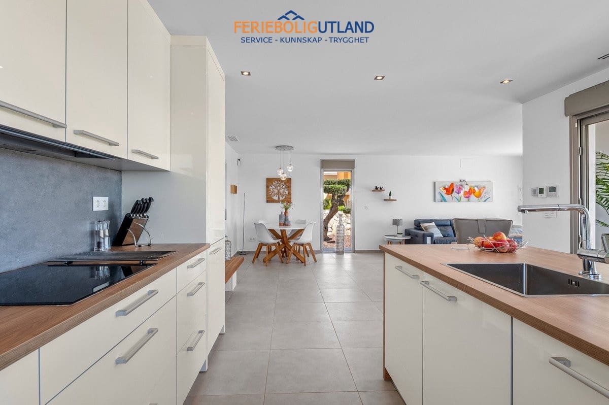 3 quarto Moradia para venda em La Marina com piscina - 595 000 € (Ref: 10041859)