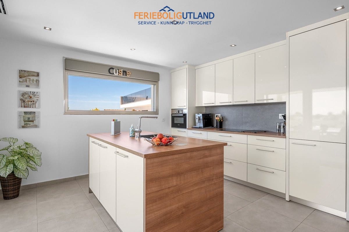 3 quarto Moradia para venda em La Marina com piscina - 595 000 € (Ref: 10041859)
