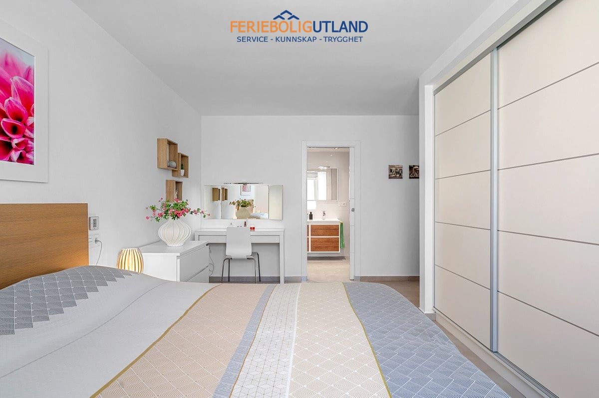 3 quarto Moradia para venda em La Marina com piscina - 595 000 € (Ref: 10041859)