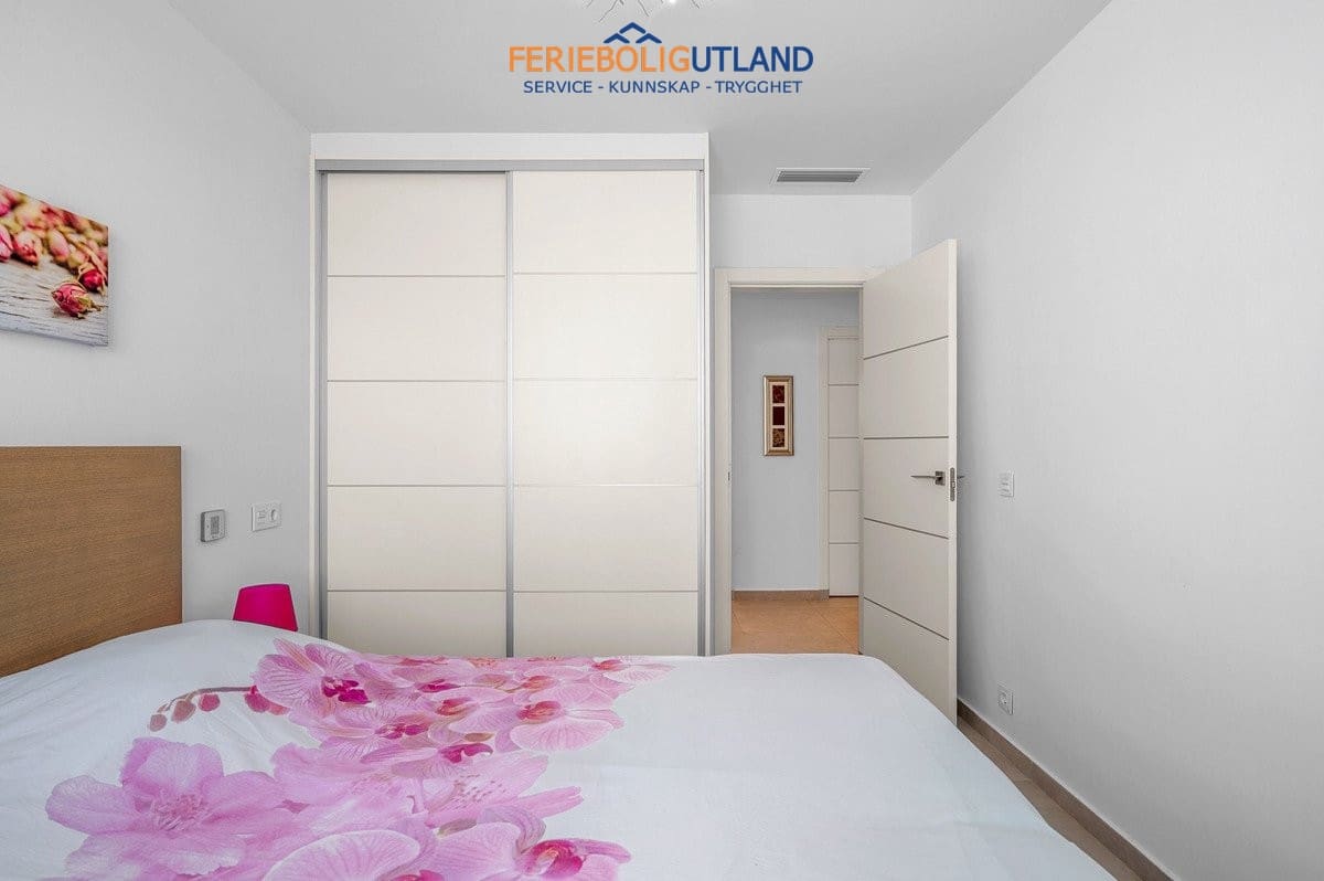 3 quarto Moradia para venda em La Marina com piscina - 595 000 € (Ref: 10041859)