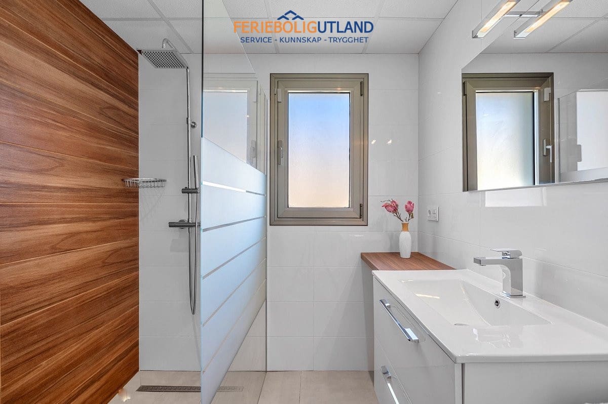 3 quarto Moradia para venda em La Marina com piscina - 595 000 € (Ref: 10041859)