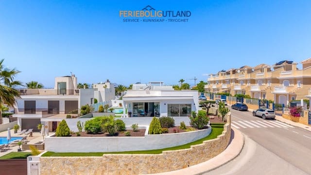 3 sovrum Villa till salu i La Marina, Elche / Elx med pool - 595 000 € (Ref: 10041859)