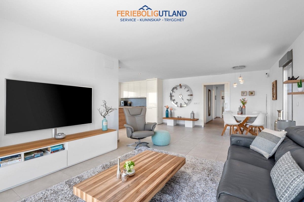 3 quarto Moradia para venda em La Marina com piscina - 595 000 € (Ref: 10041859)