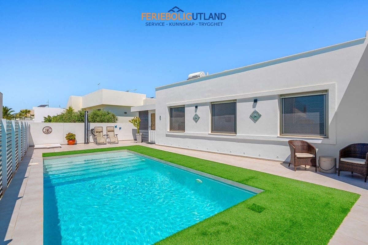3 quarto Moradia para venda em La Marina com piscina - 595 000 € (Ref: 10041859)