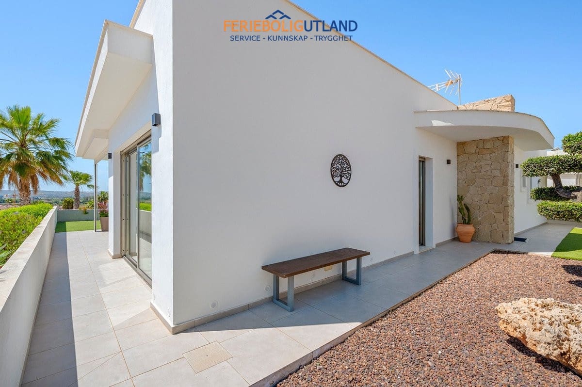 3 quarto Moradia para venda em La Marina com piscina - 595 000 € (Ref: 10041859)