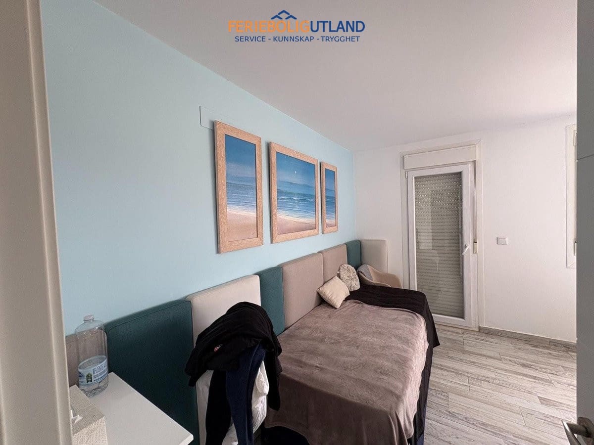 2 soverom Villa til salgs i Torrevieja med svømmebasseng garasje - € 465 000 (Ref: 10042008)