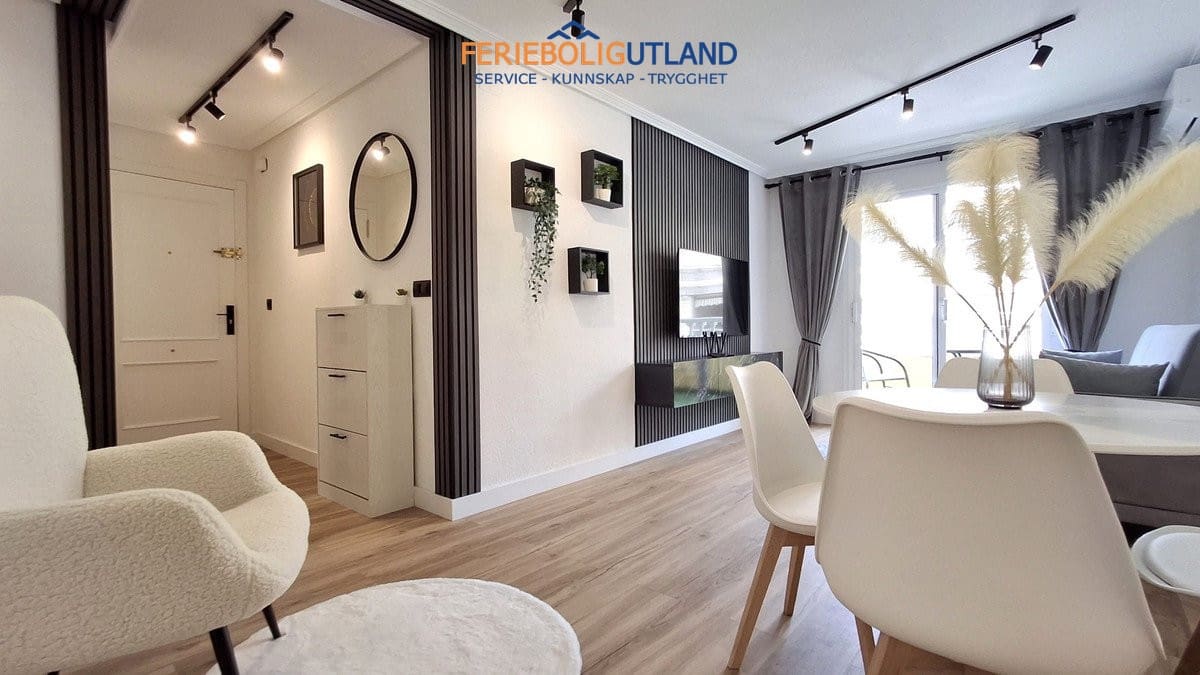 1 bedroom Apartment for sale in Torrevieja - € 167,000 (Ref: 10042009)