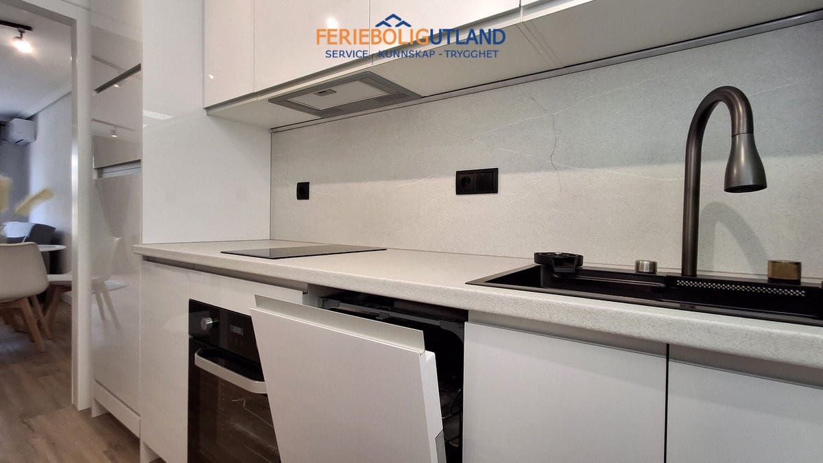 1 bedroom Apartment for sale in Torrevieja - € 167,000 (Ref: 10042009)