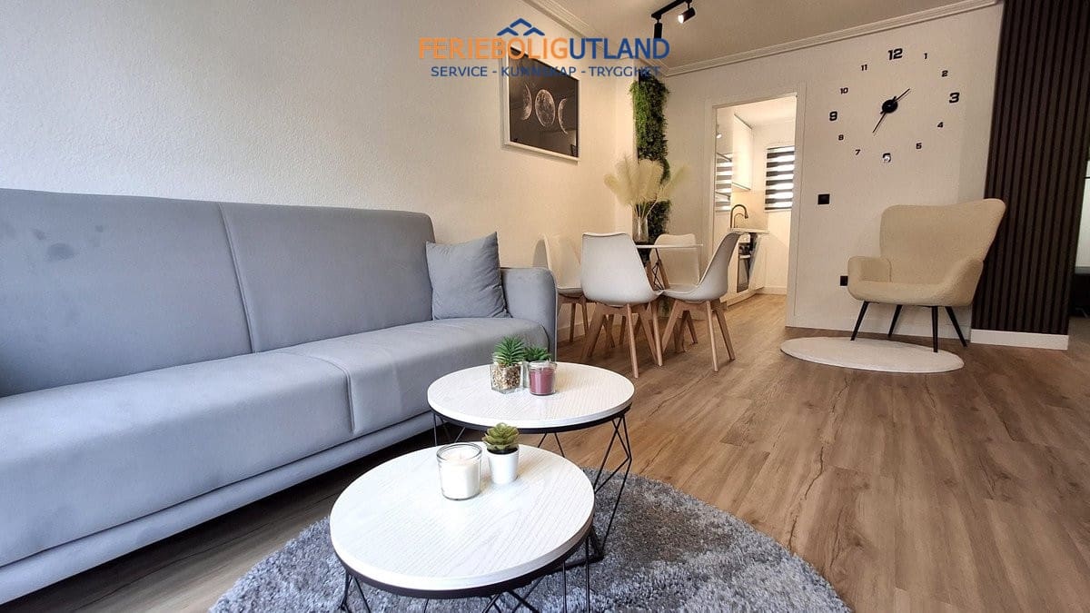 1 bedroom Apartment for sale in Torrevieja - € 167,000 (Ref: 10042009)