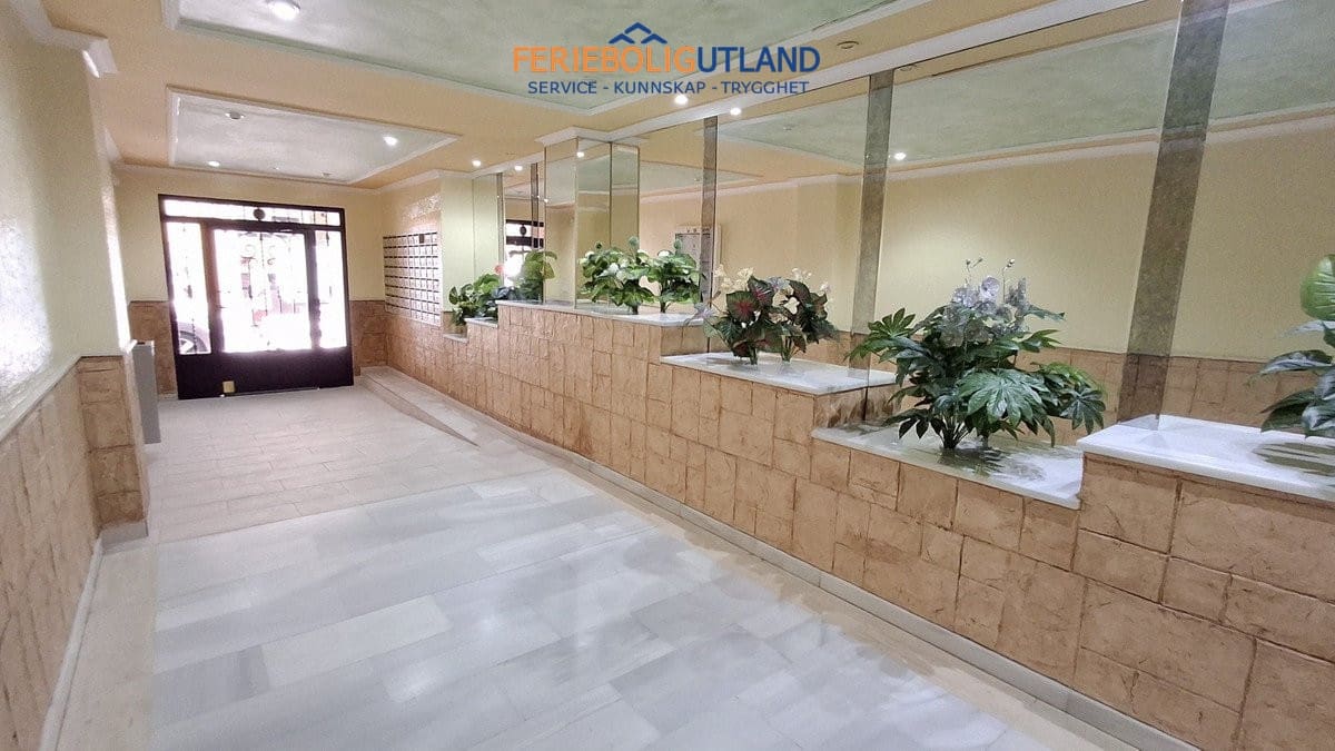 1 bedroom Apartment for sale in Torrevieja - € 167,000 (Ref: 10042009)