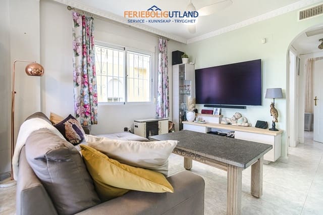 3 soveværelse Villa til salg i La Marina, Elche / Elx med swimmingpool garage - € 288.000 (Ref: 10042010)