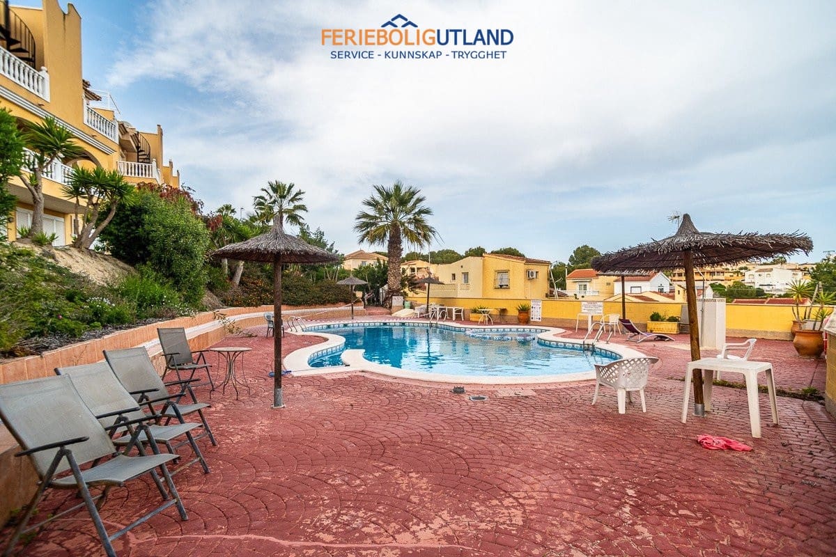 3 soverom Villa til salgs i La Marina med svømmebasseng garasje - € 288 000 (Ref: 10042010)