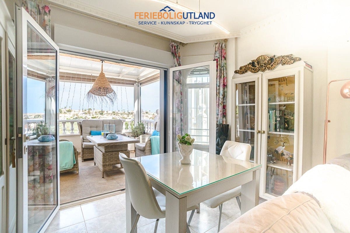3 soverom Villa til salgs i La Marina med svømmebasseng garasje - € 288 000 (Ref: 10042010)
