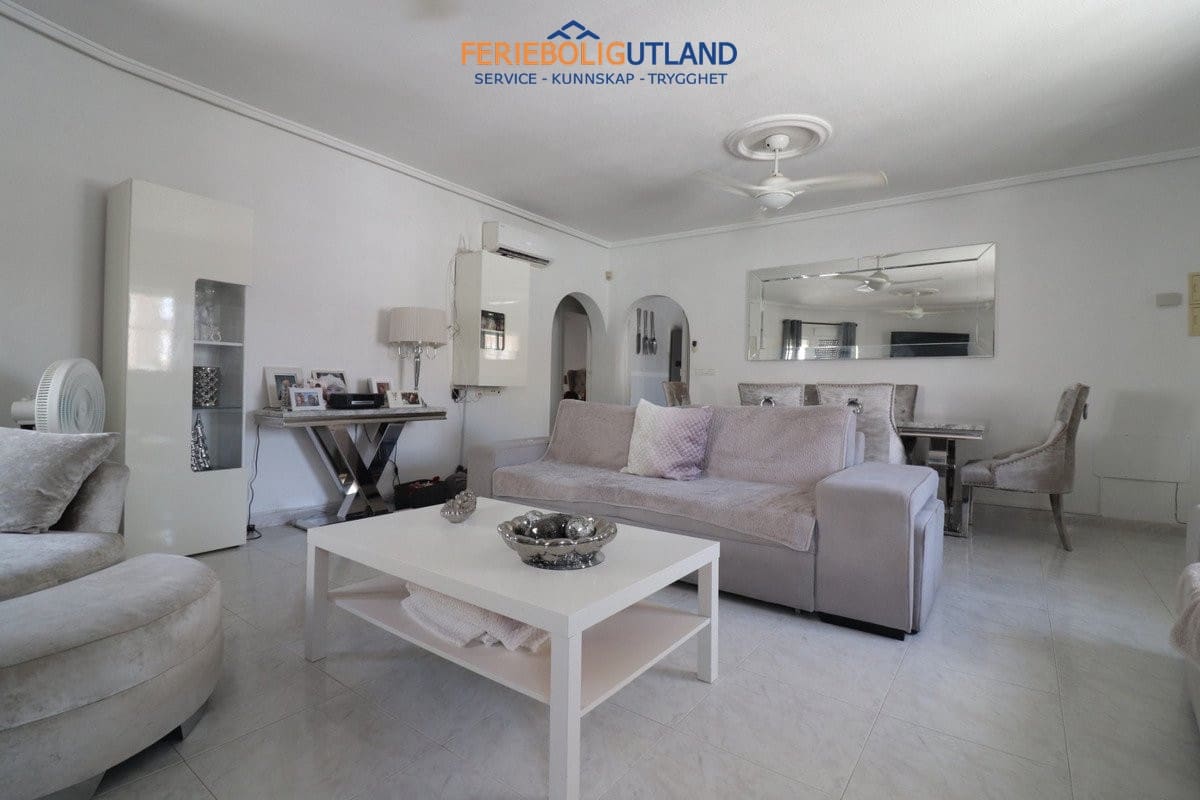4 bedroom Villa for sale in Benijofar with pool garage - € 390,000 (Ref: 10042013)