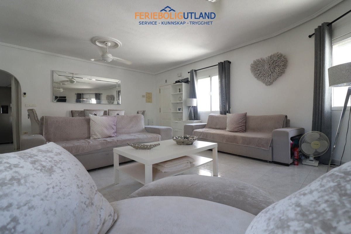 4 bedroom Villa for sale in Benijofar with pool garage - € 390,000 (Ref: 10042013)