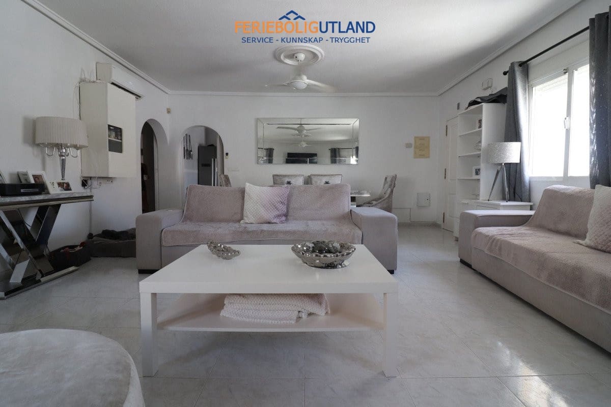 4 bedroom Villa for sale in Benijofar with pool garage - € 390,000 (Ref: 10042013)