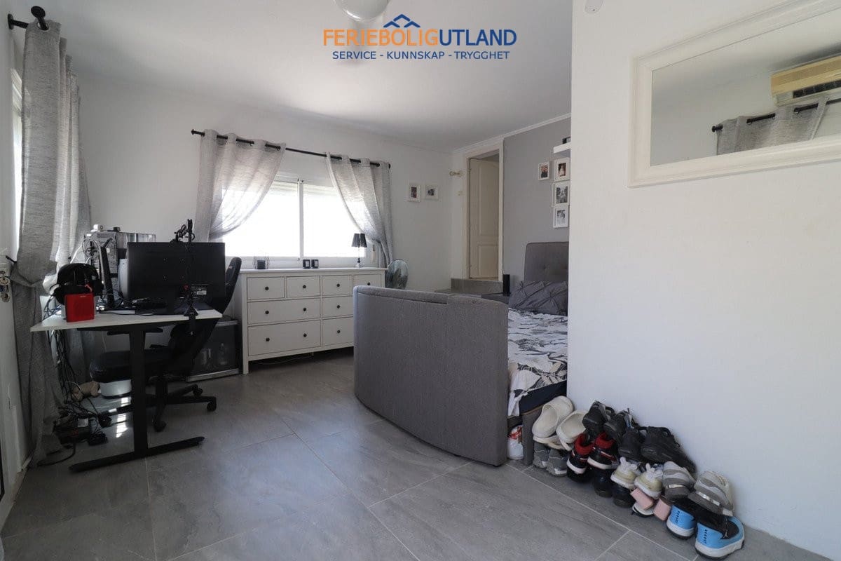 4 bedroom Villa for sale in Benijofar with pool garage - € 390,000 (Ref: 10042013)