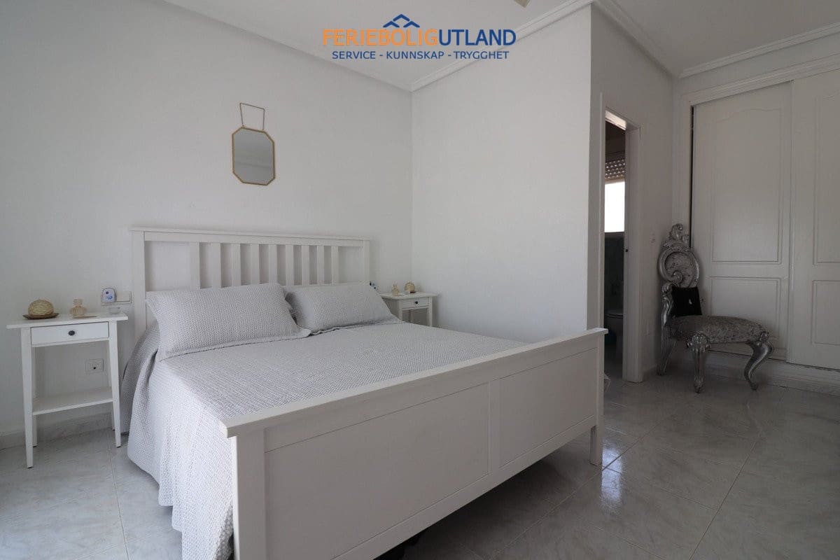 4 bedroom Villa for sale in Benijofar with pool garage - € 390,000 (Ref: 10042013)
