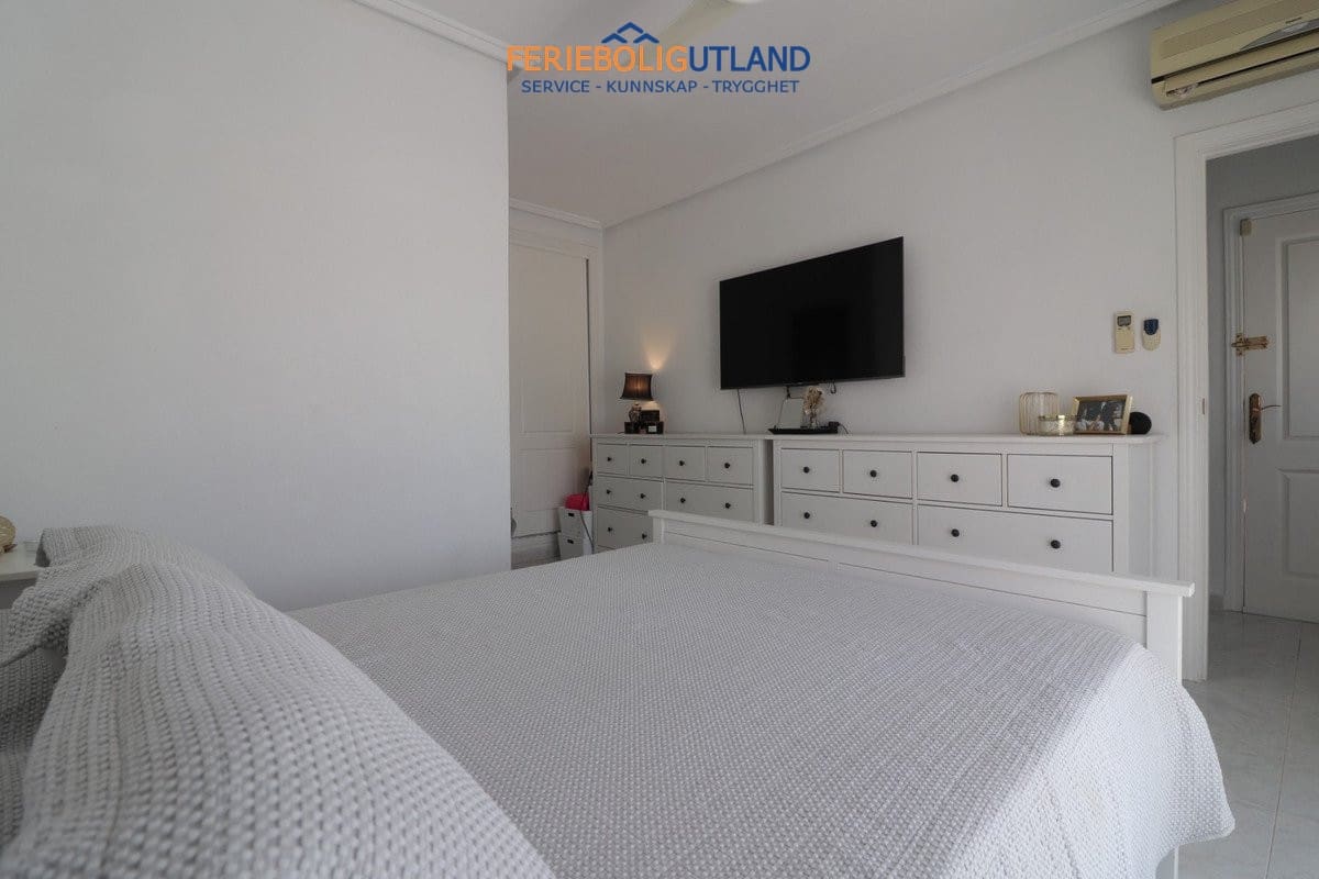 4 bedroom Villa for sale in Benijofar with pool garage - € 390,000 (Ref: 10042013)