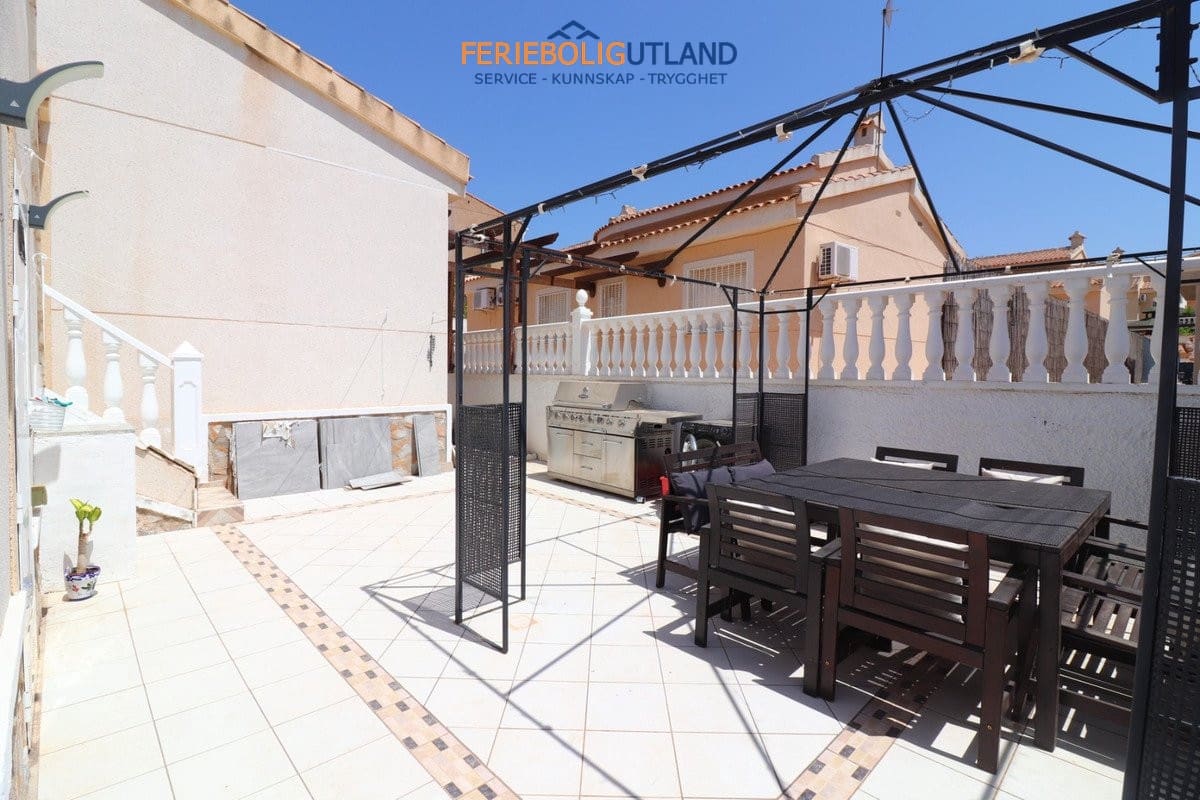 4 bedroom Villa for sale in Benijofar with pool garage - € 390,000 (Ref: 10042013)