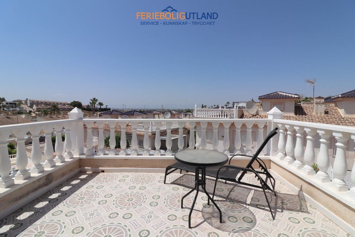 4 bedroom Villa for sale in Benijofar with pool garage - € 390,000 (Ref: 10042013)