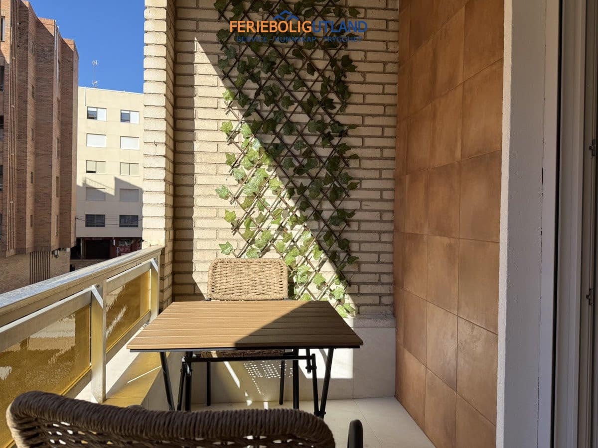 Apartamento de 4 habitaciones en Torrevieja en venta - 285.000 € (Ref: 10042015)