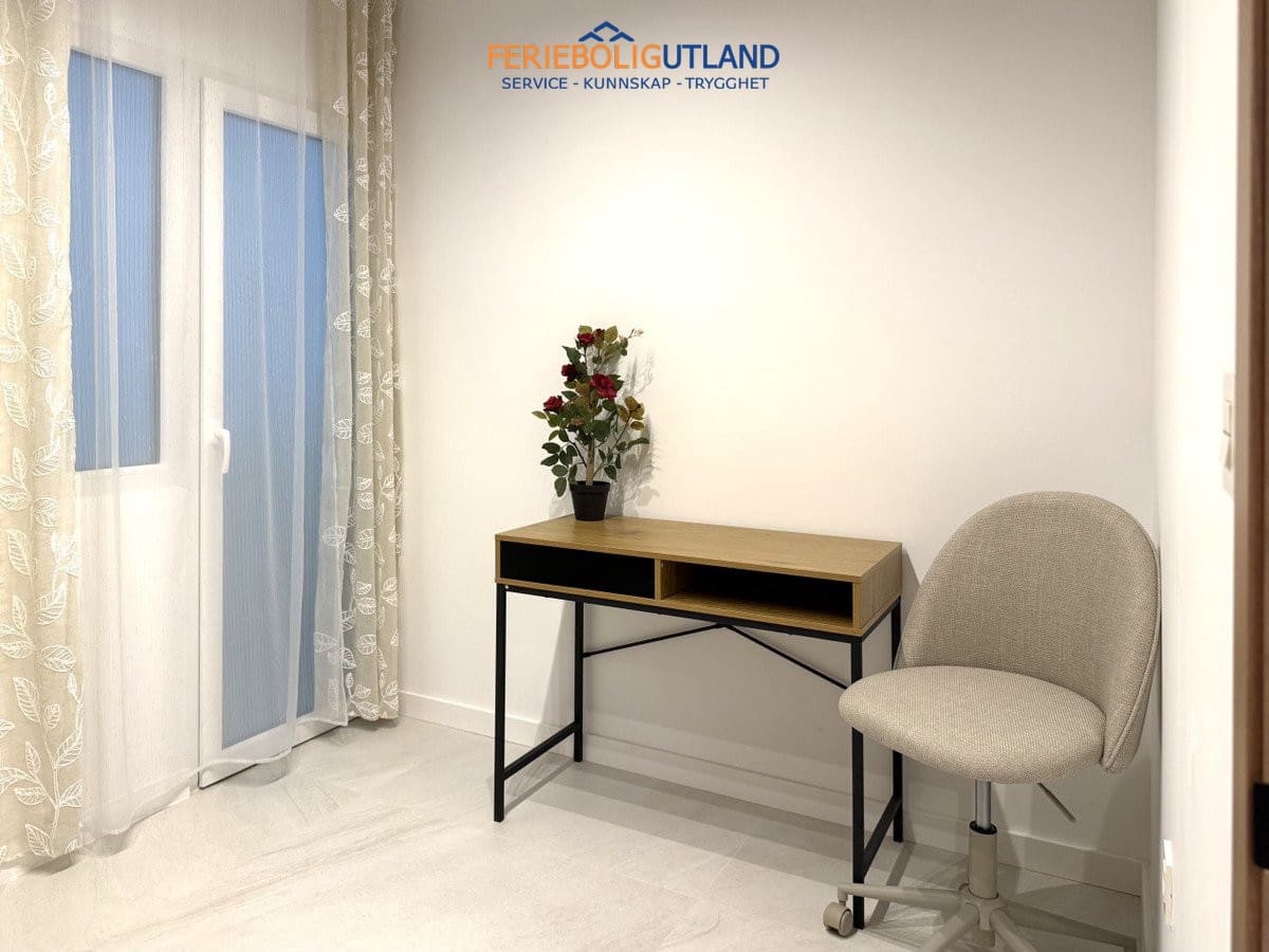 Apartamento de 4 habitaciones en Torrevieja en venta - 285.000 € (Ref: 10042015)