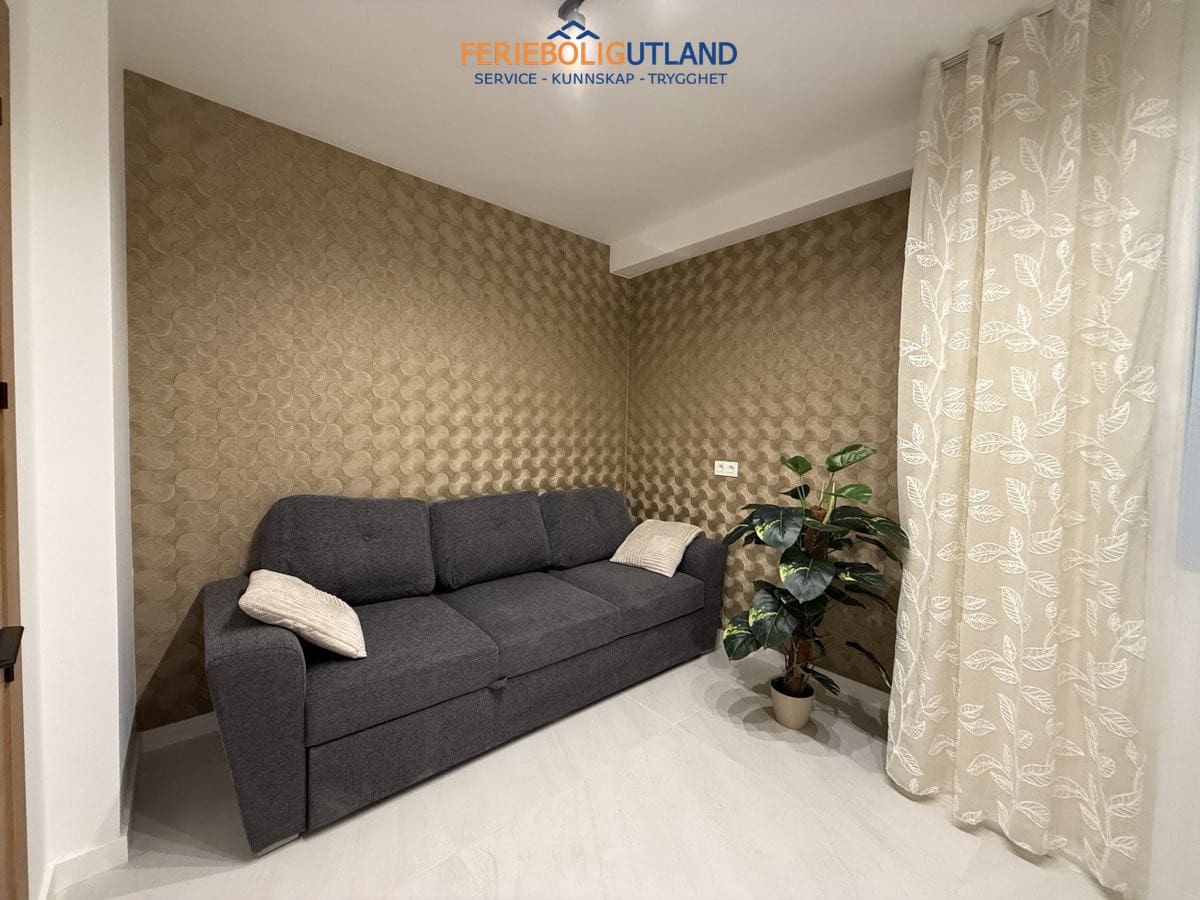 Apartamento de 4 habitaciones en Torrevieja en venta - 285.000 € (Ref: 10042015)
