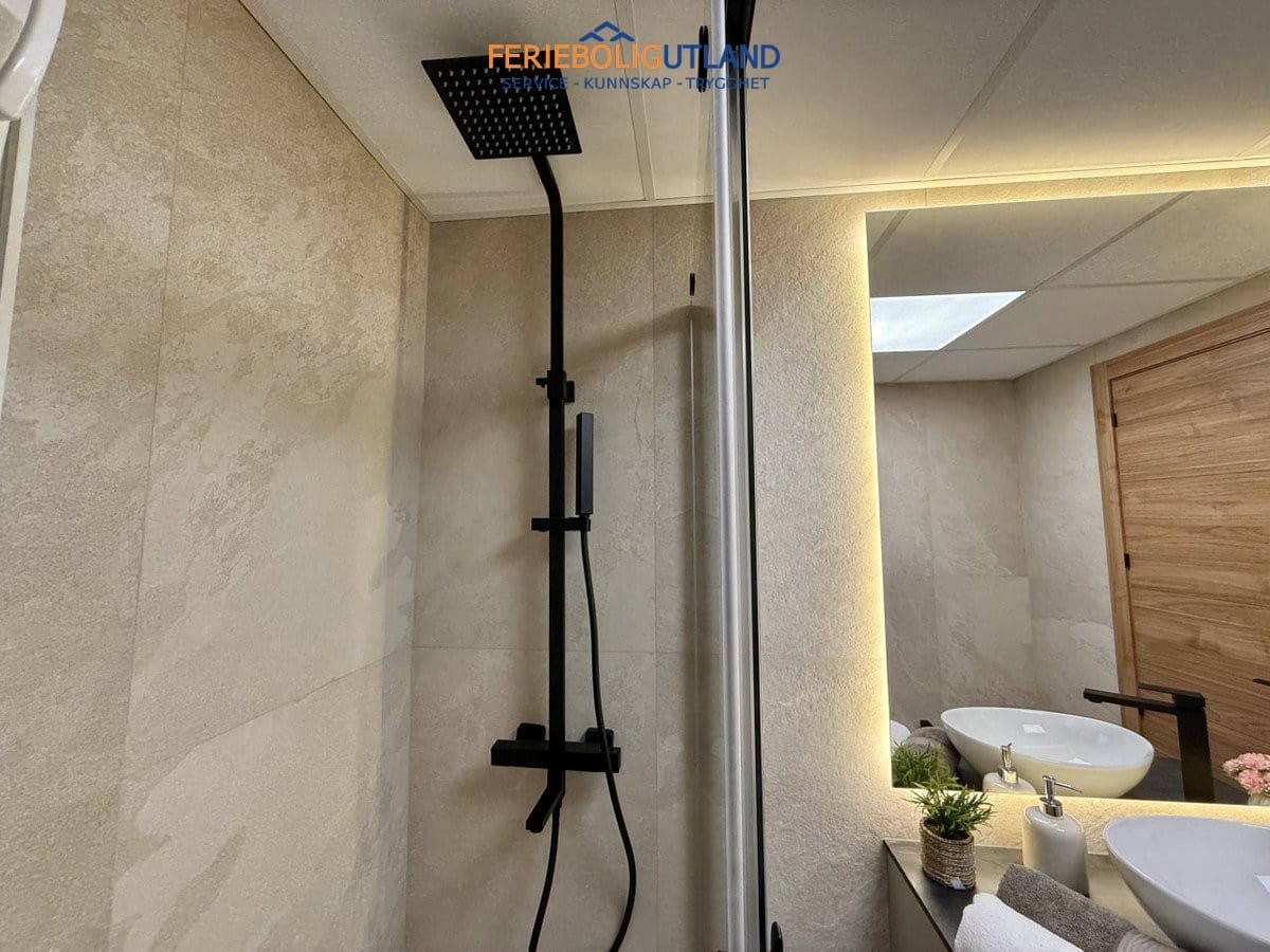 Apartamento de 4 habitaciones en Torrevieja en venta - 285.000 € (Ref: 10042015)