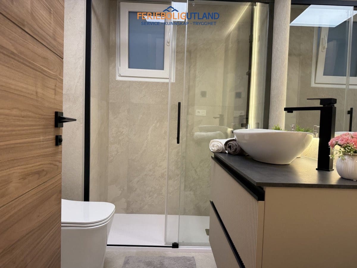 Apartamento de 4 habitaciones en Torrevieja en venta - 285.000 € (Ref: 10042015)