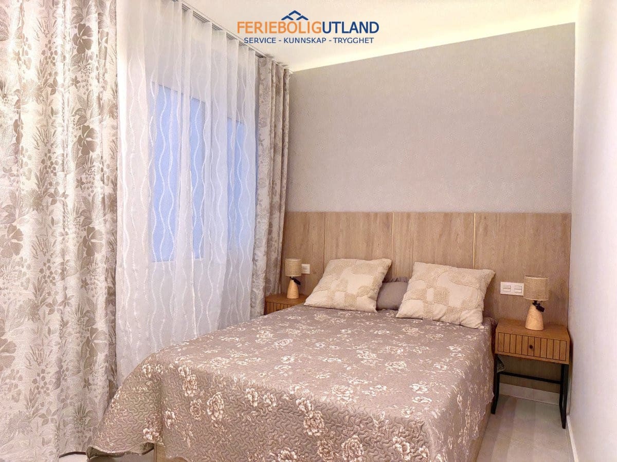 Apartamento de 4 habitaciones en Torrevieja en venta - 285.000 € (Ref: 10042015)