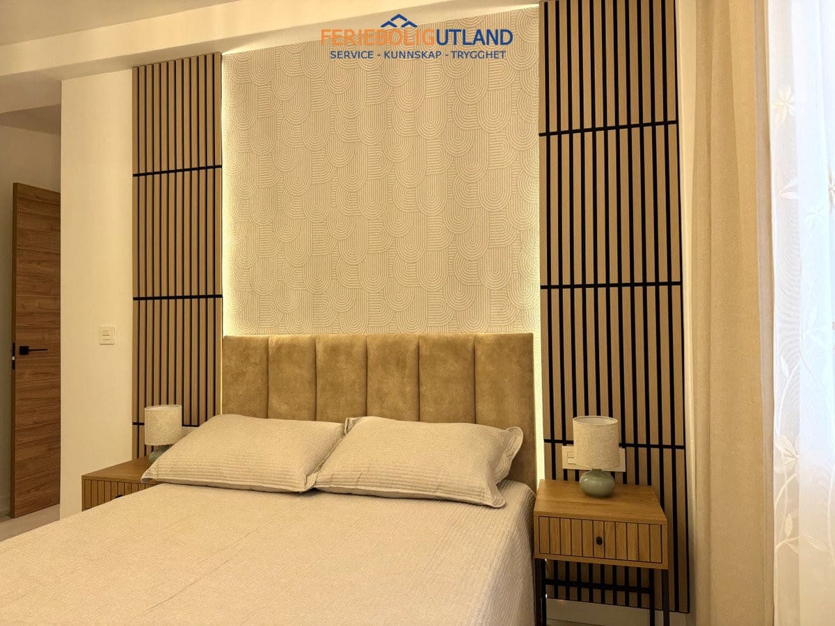 Apartamento de 4 habitaciones en Torrevieja en venta - 285.000 € (Ref: 10042015)